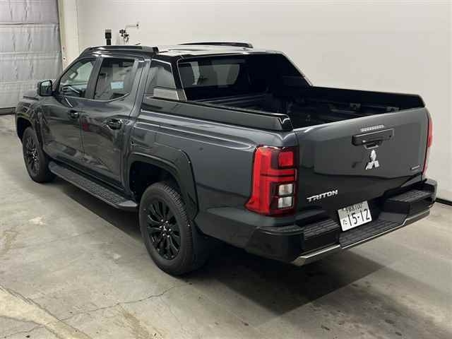 MITSUBISHI TRITON 2025