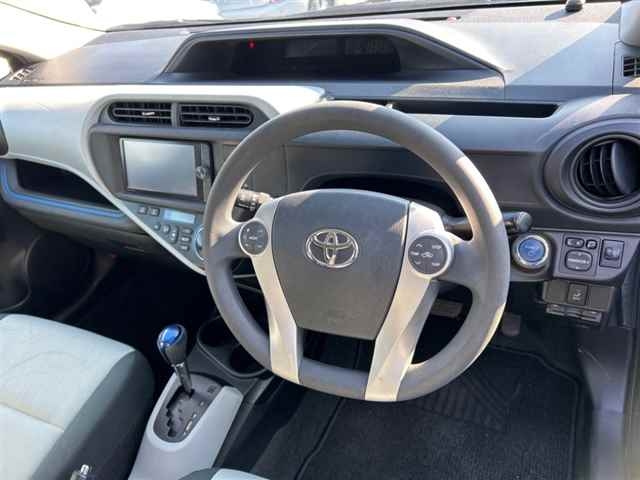 TOYOTA AQUA 2013