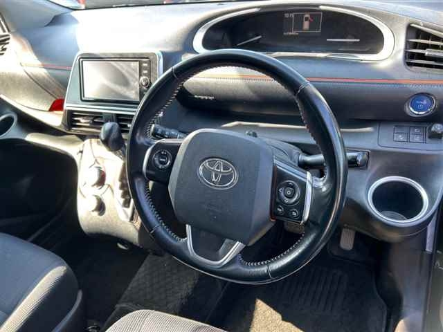 TOYOTA SIENTA 2017
