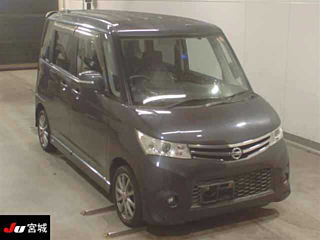 NISSAN ROOX 2011