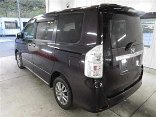 TOYOTA VOXY 2012