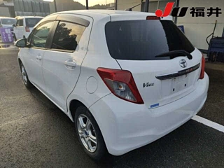 TOYOTA VITZ 2011