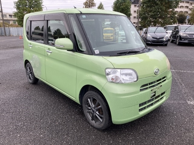 DAIHATSU TANTO 2011