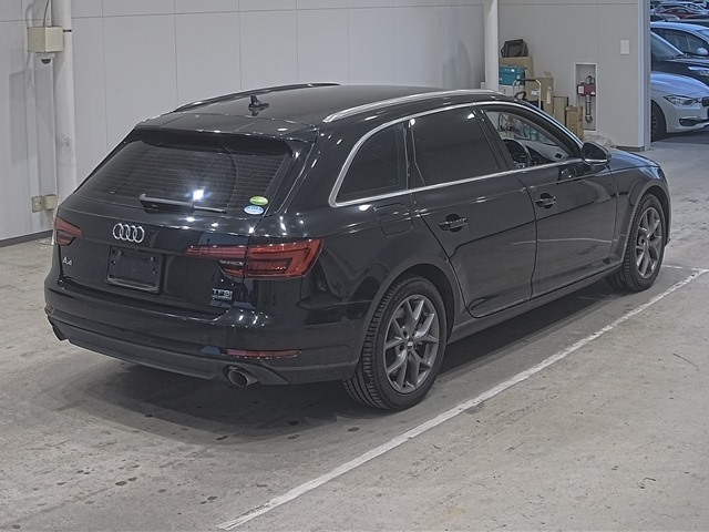 AUDI A4 2017
