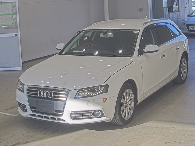 AUDI A4 2011