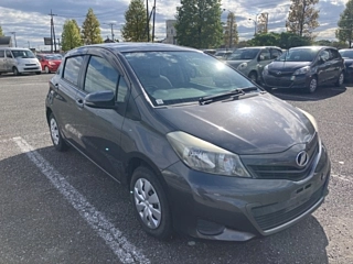 TOYOTA VITZ 2012