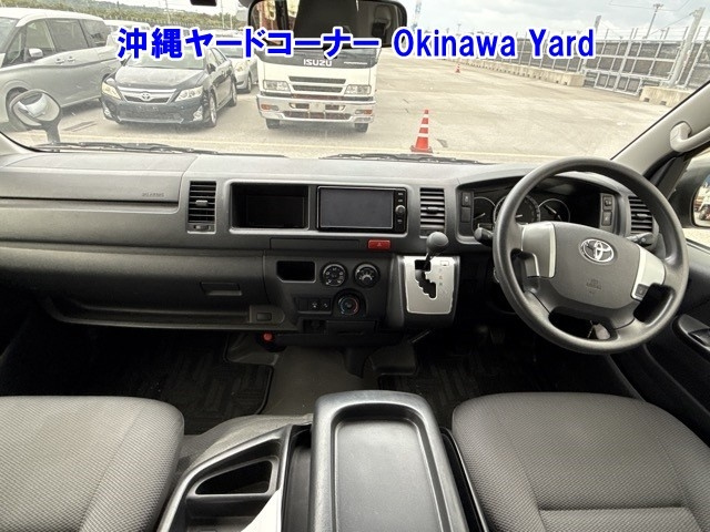 TOYOTA HIACE 2018