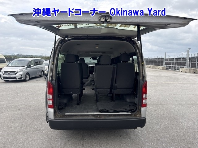 TOYOTA HIACE 2018