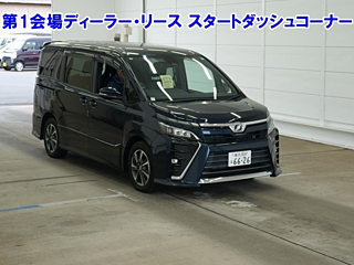 TOYOTA VOXY 2017
