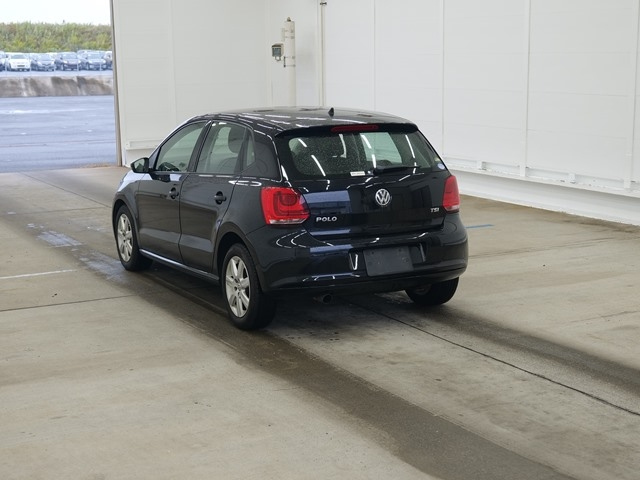 VOLKSWAGEN POLO 2012