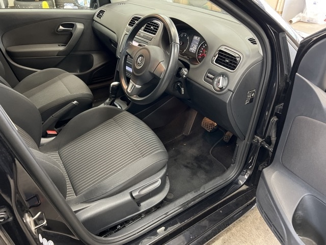 VOLKSWAGEN POLO 2012