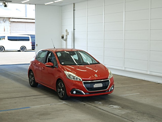 PEUGEOT 208 2015