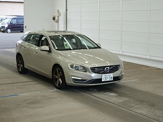 VOLVO V60 2017