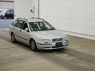 VOLVO V40 2000