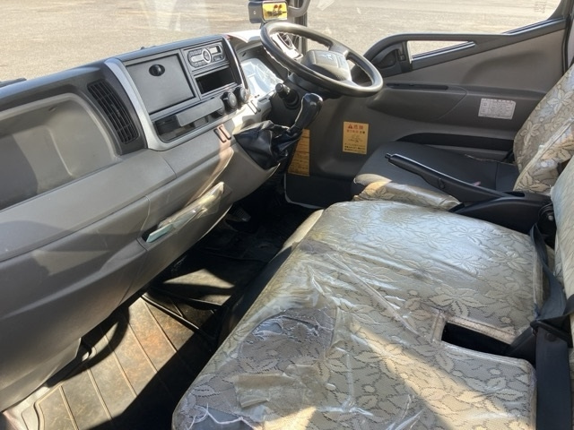 MITSUBISHI CANTER 2016