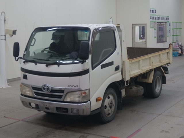 TOYOTA DYNA 2010
