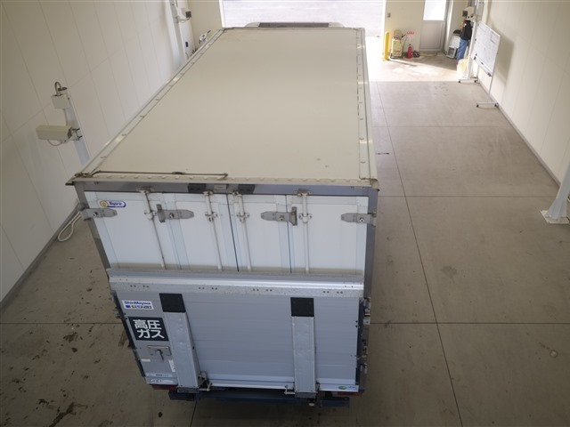 MITSUBISHI CANTER 2016