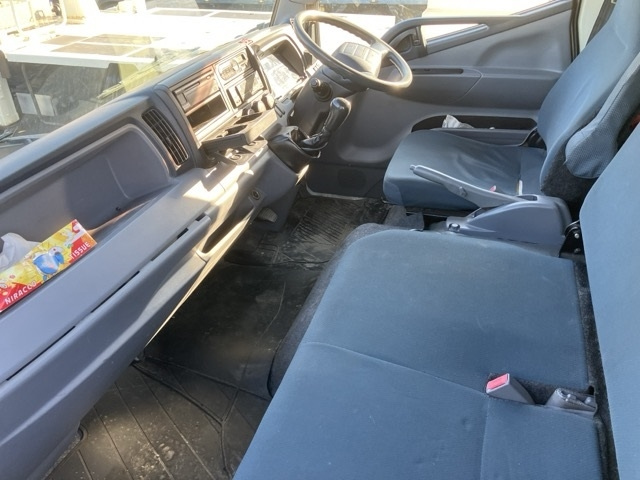 MITSUBISHI CANTER 2016