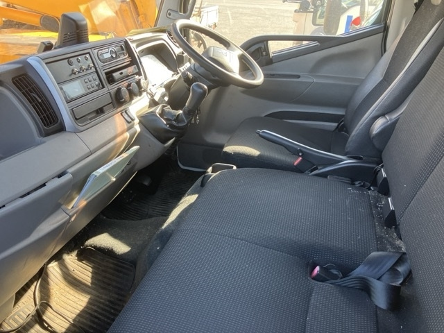 MITSUBISHI CANTER 2018