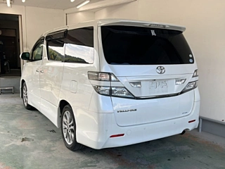 TOYOTA VELLFIRE 2010