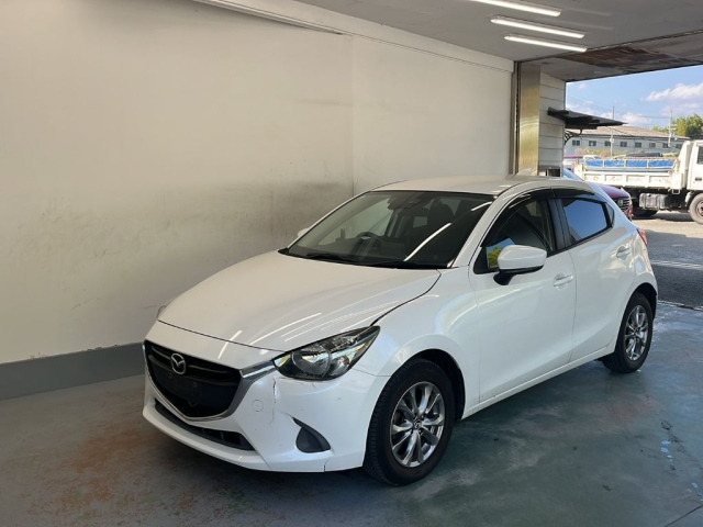 MAZDA DEMIO 2016