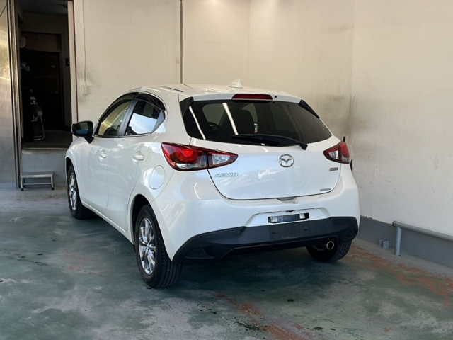 MAZDA DEMIO 2016