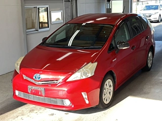 TOYOTA PRIUS ALPHA 2011