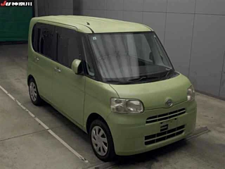 DAIHATSU TANTO 2011