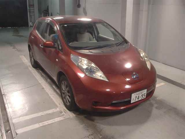 NISSAN LEAF 2013