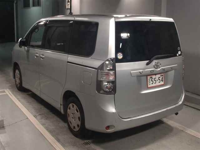 TOYOTA VOXY 2008