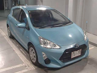 TOYOTA AQUA 2016