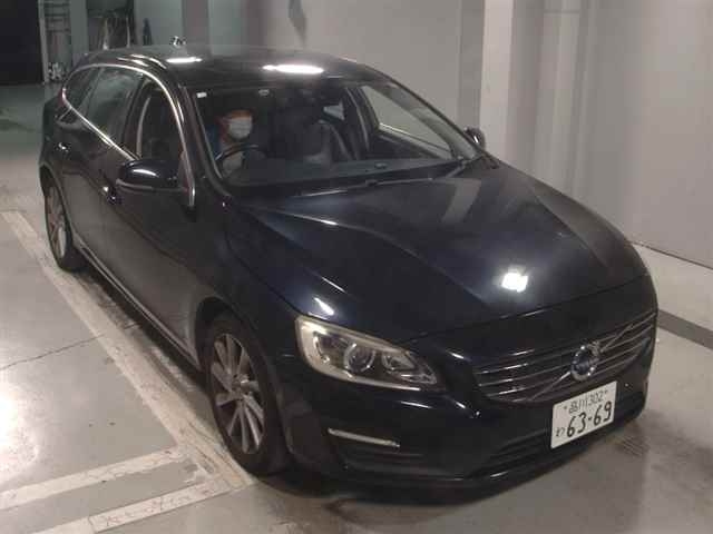 VOLVO V60 2016