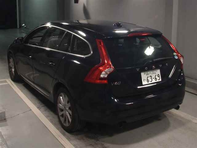 VOLVO V60 2016