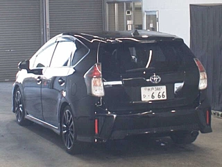 TOYOTA PRIUS ALPHA 2015