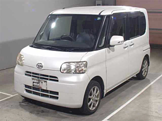DAIHATSU TANTO 2011