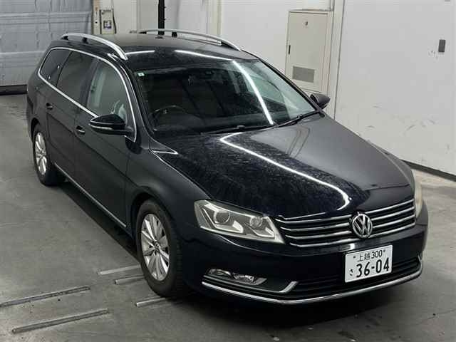 VOLKSWAGEN PASSAT VARIANT 2011