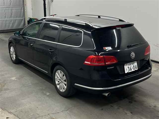 VOLKSWAGEN PASSAT VARIANT 2011