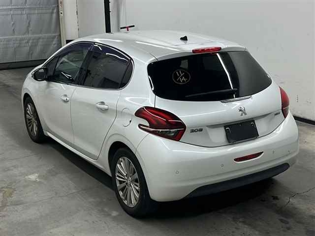 PEUGEOT 208 2018