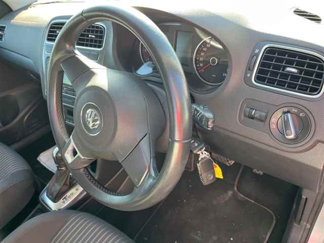 VOLKSWAGEN POLO 2014