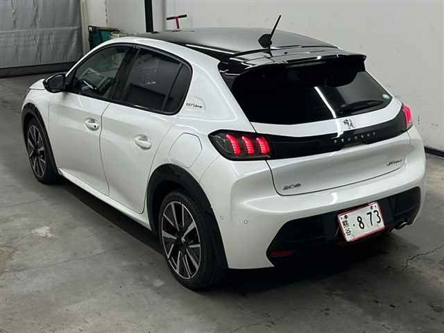 PEUGEOT 208 2020
