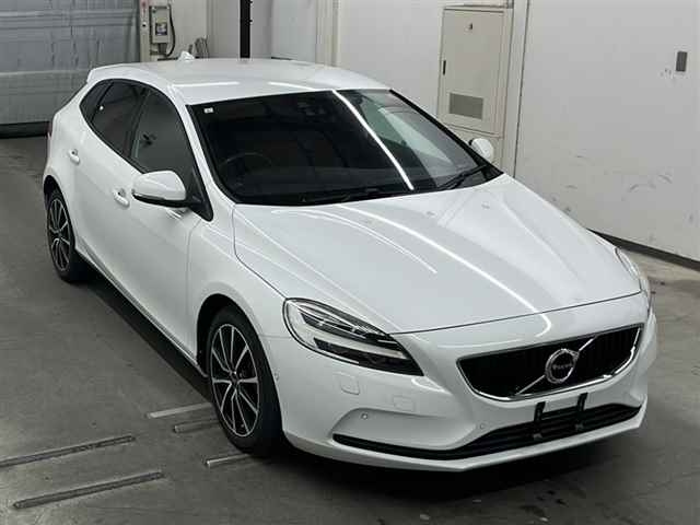 VOLVO V40 2017