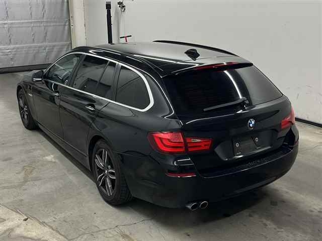 BMW 5 SERIES 2011