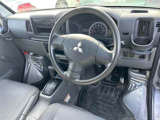 MITSUBISHI MINICAB VAN 2013