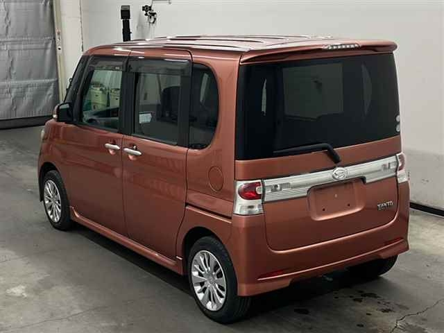 DAIHATSU TANTO 2008