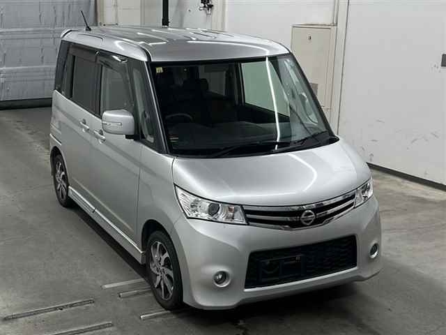 NISSAN ROOX 2010