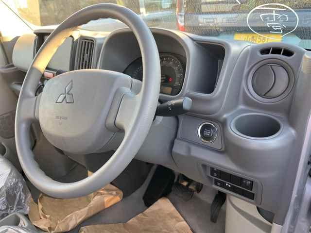 MITSUBISHI MINICAB VAN 2025