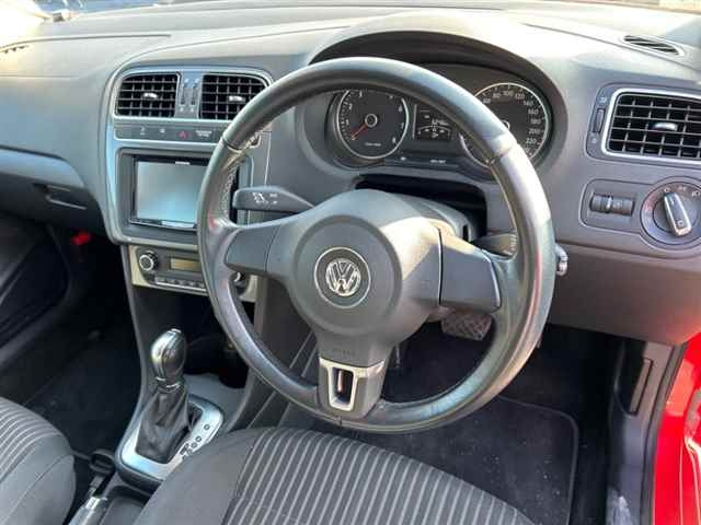 VOLKSWAGEN POLO 2013