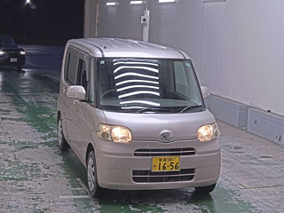 DAIHATSU TANTO 2010