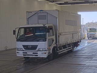 NISSAN UD SERIES 2011