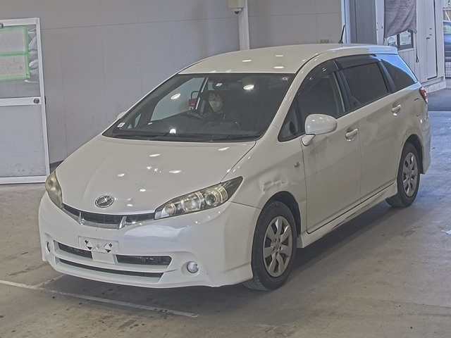 TOYOTA WISH 2010